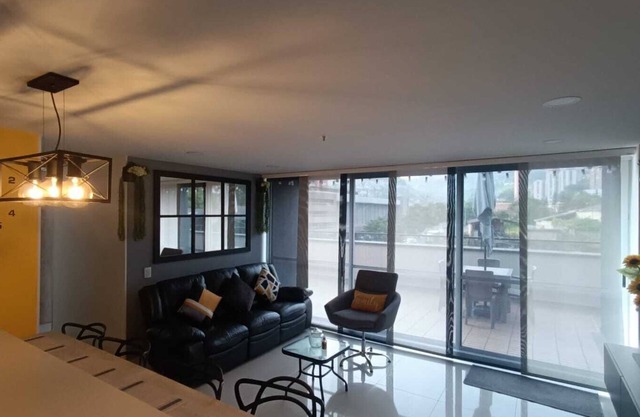 3 Bedroom Large Loft, gym, balcony, Pool, Sauna.