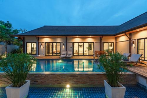 3-Bedroom Large Pool Villa With Garden