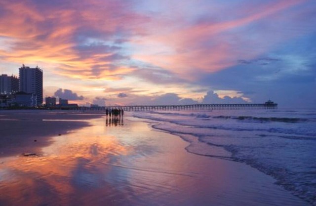 3 Bedroom Lockoff Suite on Myrtle Beach! 2 Living areas, 2 Kitchens!
