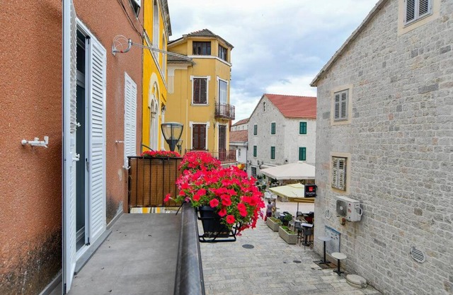 3-bedroom lovely Apartman Mladina