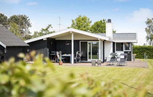 3 Bedroom Lovely Home In Otterup