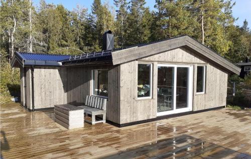 3 Bedroom Lovely Home In Vatnestrøm