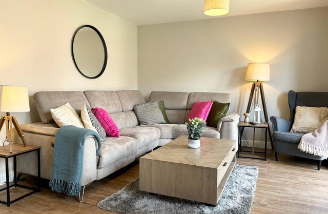 3 Bedroom Modern Property