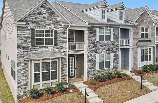 3-bedroom Modern Townhome just outside Atlanta