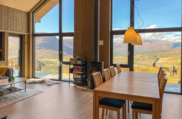 3 bedroom nice home in Bjorli