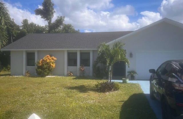 3-bedroom pool house in charming Bokeelia with AC, WiFi. Beautiful, peaceful,