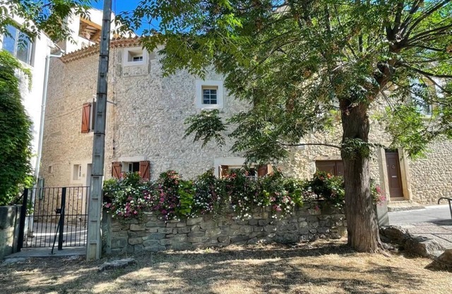 3 Bedroom Private vacation home in Bize-Minervois
