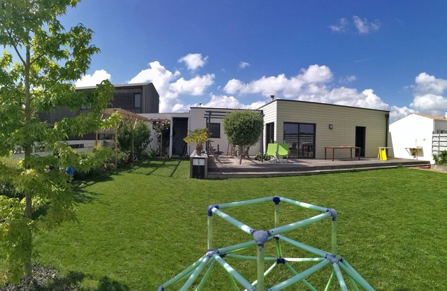 3 Bedroom Private vacation home in Sainte-Soulle