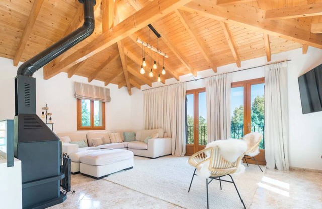 3 bedroom private vacation home in Escorca