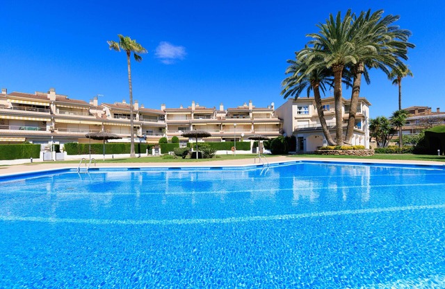 3-bedroom renovated in Cambrils in a complex with all amenities. EUROGOLDEN CAMBRILS