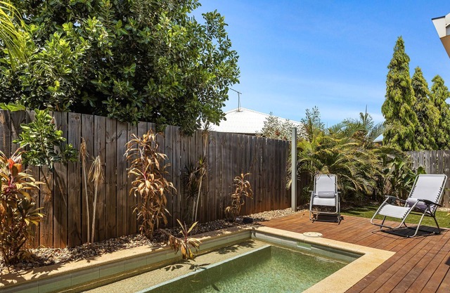 3 Bedroom Sleeps 5 Private Villa