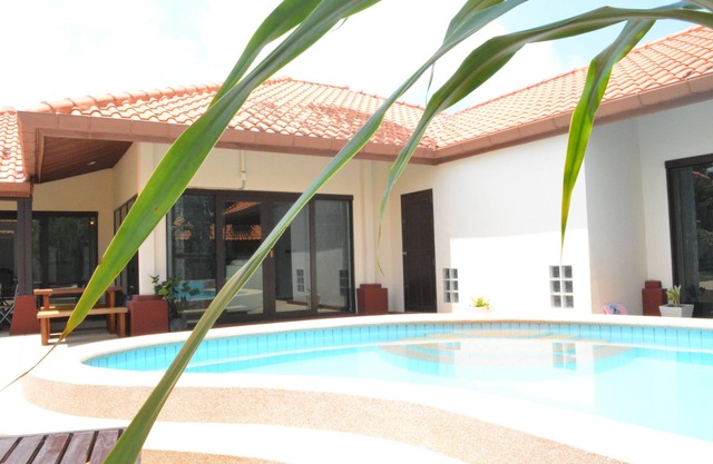 3 Bedroom South Pattaya Beachfront, 300 m Beach front , Gated Village