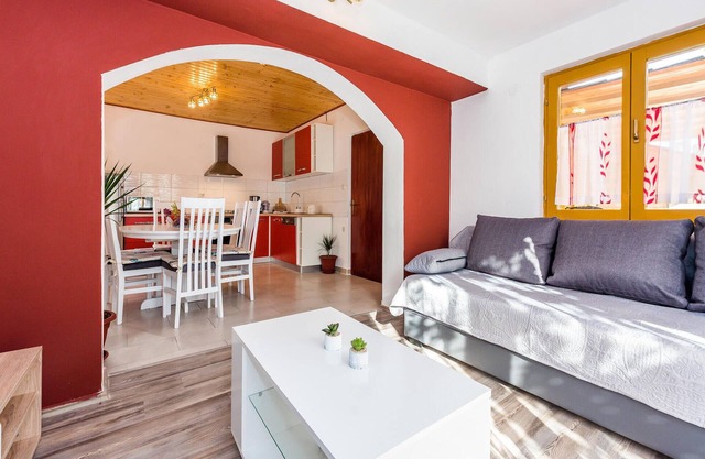3 bedroom stunning apartment in Skradin