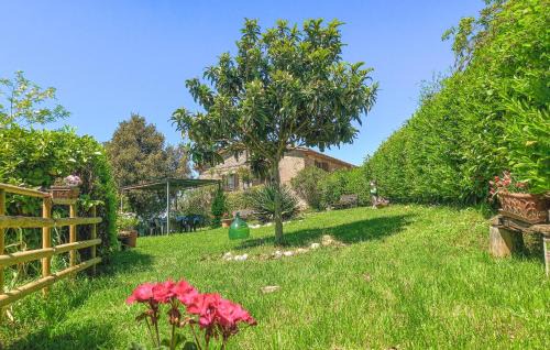 3 Bedroom Stunning Apartment In Ficulle