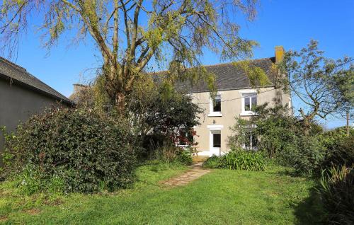 3 Bedroom Stunning Home In Plougasnou