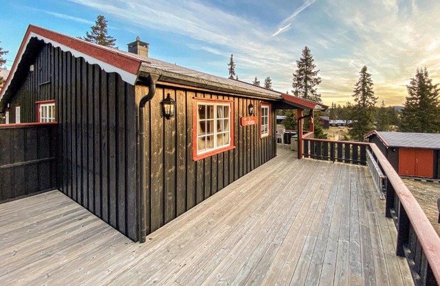 3 Bedroom Stunning Home In Sjusjøen