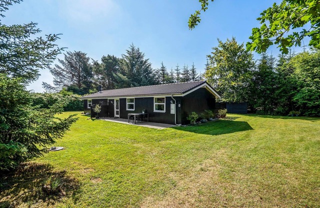3 bedroom stunning home in Hals