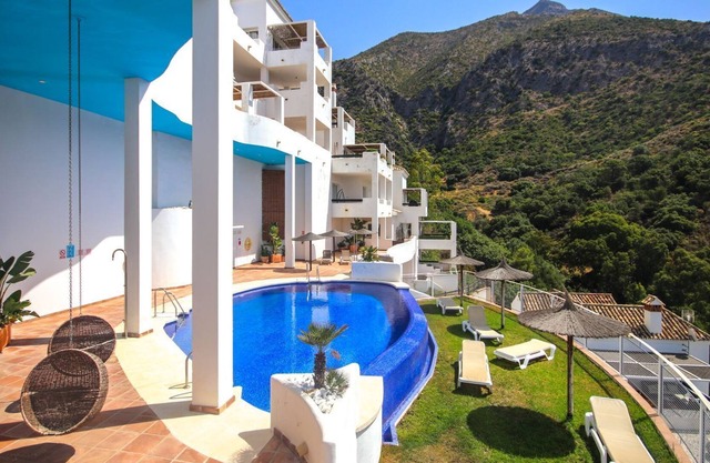 3 bedroom townhouse with great views and private plunge pool in Istan