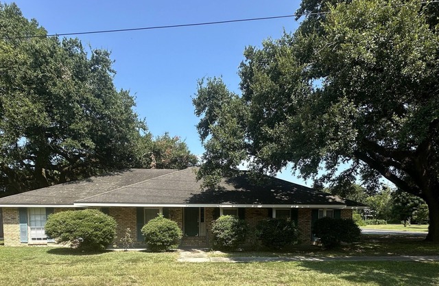 3-bedroom vacation home 6 minutes from University of Louisiana at Lafayette