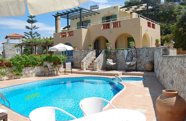 3-bedroom Villa Athina with a private (heated) pool