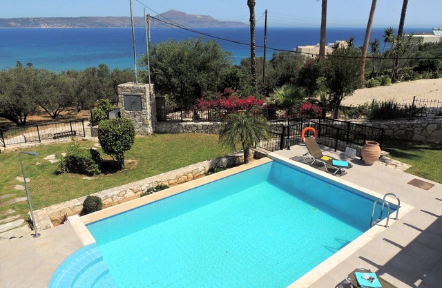 3 Bedroom Villa , Heated Pool, stunning sea & mountain views, close to beach.