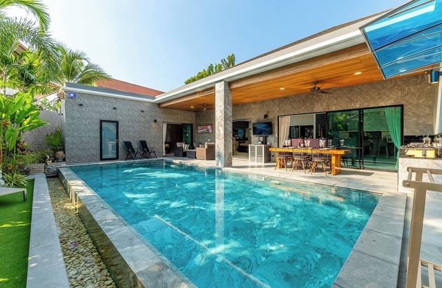 3-Bedroom Villa Modern Loft & Infinity Pool,10 Min to Kamala Beach - Noi's Villa