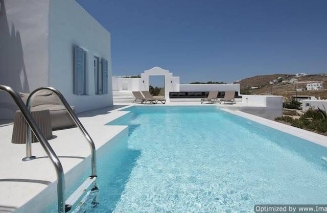3 Bedroom villa rental Mykonos near beaches, with pool