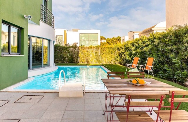 3 Bedroom Villa with Private Pool in Palmela