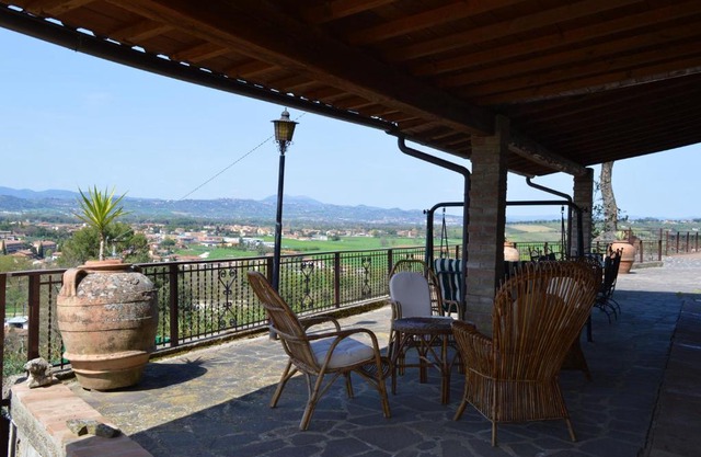 3 bedrooms appartement with shared pool furnished garden and wifi at Torgiano