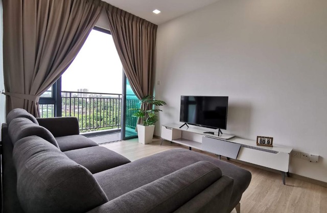 3 bedrooms condo with pools, gym, wifi & washer