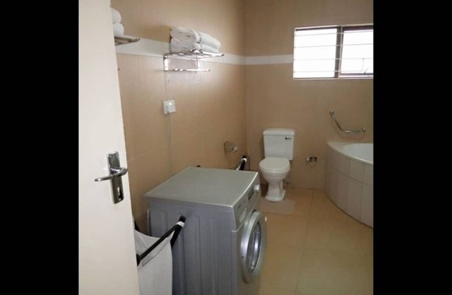 3 bedrooms exclusive house in Northmead