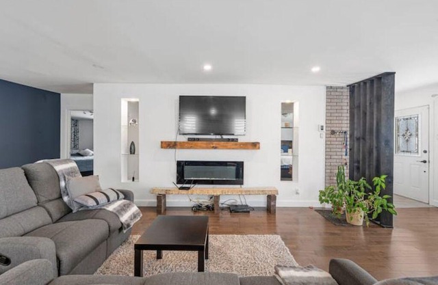 3 bedrooms, Modern, Free Parking, FAST WI-FIn
