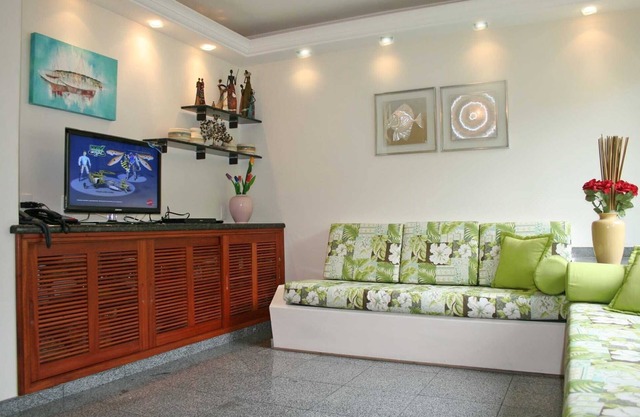 3 bedrooms, swimming pools, gardens, 24 hour security, air conditioning next to the beach.