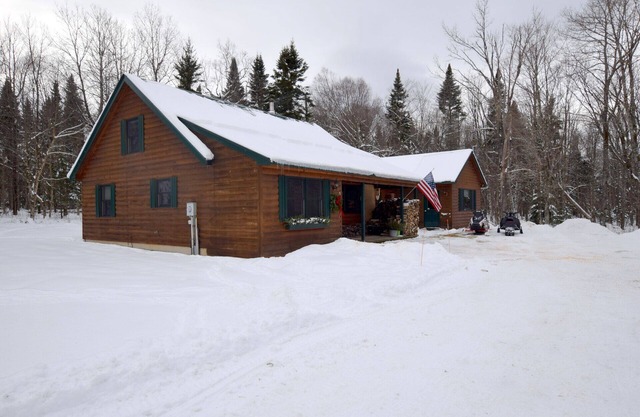 3 Bedrooms w/Additional Loft AreanBeautiful & Private ATV and Snowmobile Access