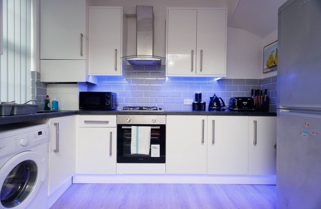 3 Bedrooms with great links to city