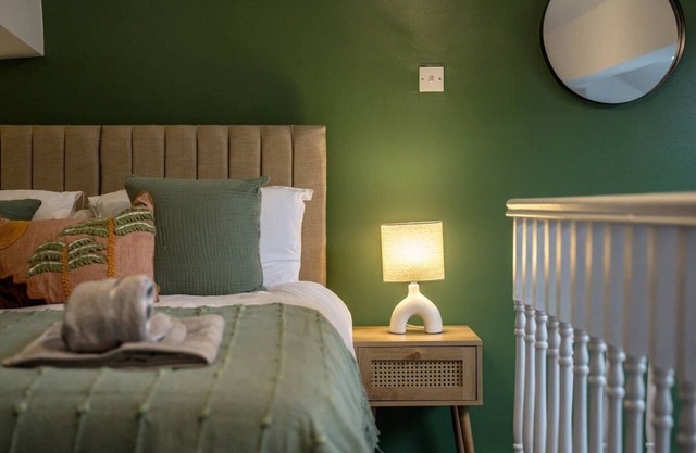 3 Beds | Free Parking | Stylish