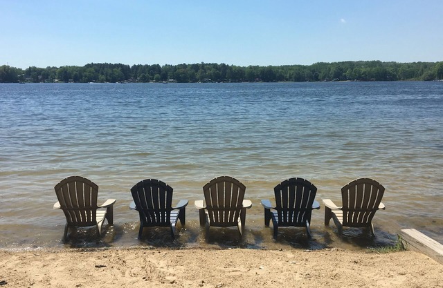 3 Br~ Cottage On Pretty Lake ~ Great Getaway & Family Vacation!
