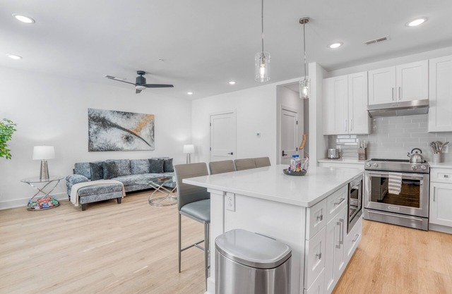 3-BR Home in fabulous Charlotte with AC, WiFi