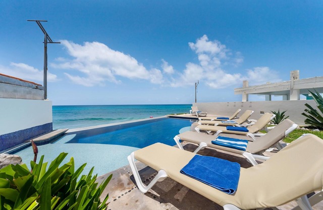 3 BR Oceanfront Villa with Pool