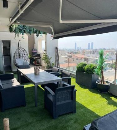 3 Br Penthouse Jacuzzi Seaview