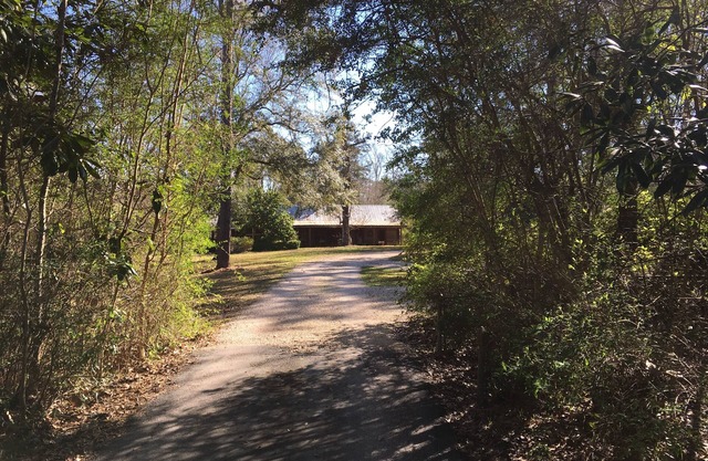 3 Cabins- Private, comfortable, decorated with antiques, AC & Heat, Breakfast