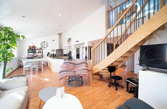 3* family duplex near the sea, Spain and the mountains. Pets allowed
