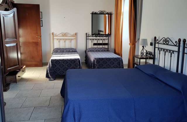 3 Family room in country hotel with pool access and parking