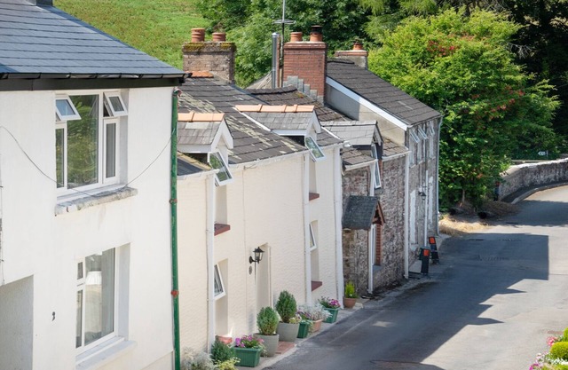 3 HORSE POOL ROAD, pet friendly, with a garden in Laugharne