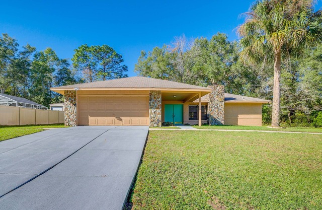 3 Mi to Rainbow Springs State Park: Dunnellon Home