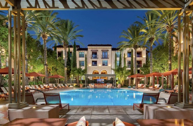 3 MIN TO DISNEYLAND/ LUXURY APT/ANGEL STADIUM/2BED