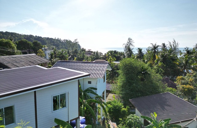 3-Minute Walk to the Beach! Relax with Stunning Palm & Mountain Views