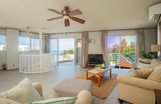 3 minutes on foot from the beach 5 minutes from t/Kunigami-gun Okinawa