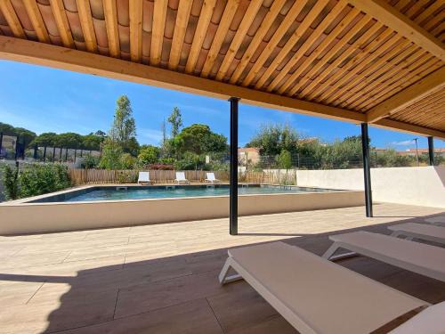 3 pièces avec piscine proche de la plage de La Favière par SELECTsoHOME - POS36