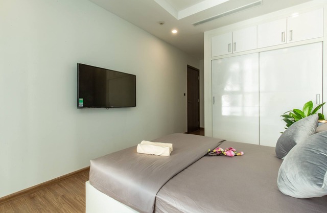 3 RB - King bed #Green Bay Hanoi near JW Marriott